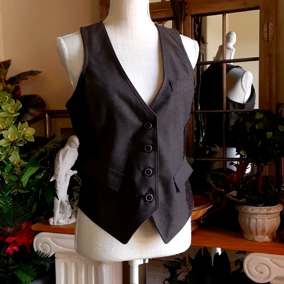 Snnie Hall Script Label Old Navy Rayon Blend Lace Trim 4 Button Vest - Picture 1 of 12